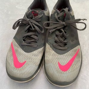 used women’s nike shoes